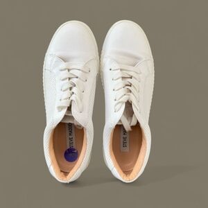 Steve Madden Toliver White Perforated Sneakers Sz. 8.5